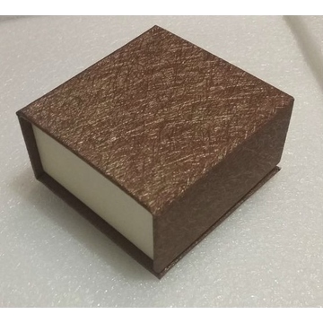 Коробка Present Paper FB1105 Brown Perl (картон, на магните, 65х63х35мм)