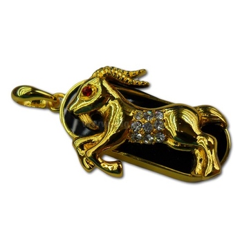 Оригинальная подарочная флешка Present ZODIAC05 08GB (знак зодиака козерог на темном фоне, камни на брюхе)